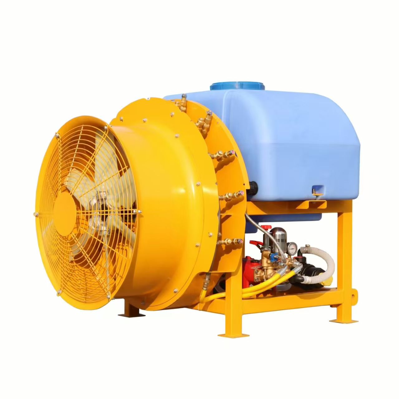 Zawieszany opryskiwacz silnikowy z napędem wału odbioru mocy